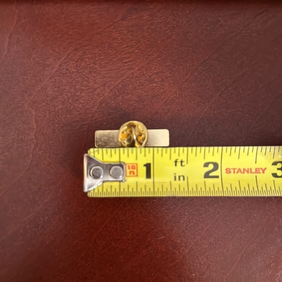 Barbour green and gold enamel pin - Picture 3 of 4